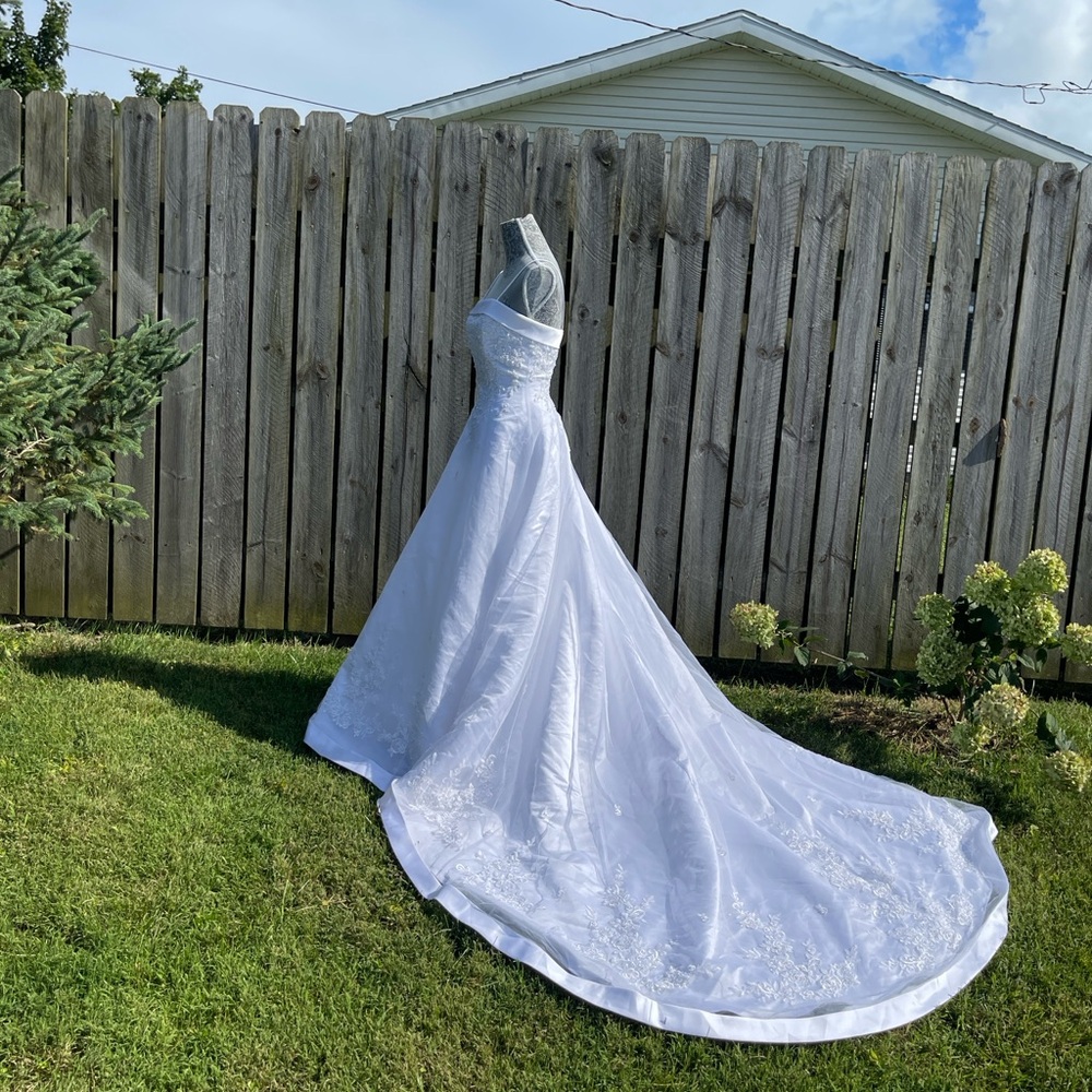 Elegant White Wedding Gown